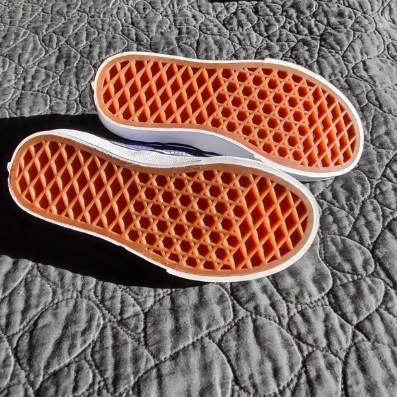 Vans customized with Bluey and Bingo - Picture 4 of 4